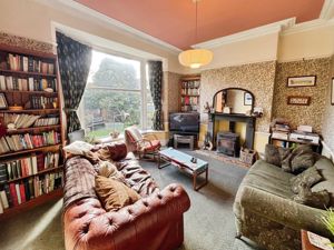 Lounge- click for photo gallery